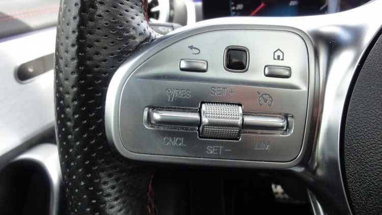 Mercedes-Benz Classe CLA 200 Shooting Brake AMG Line