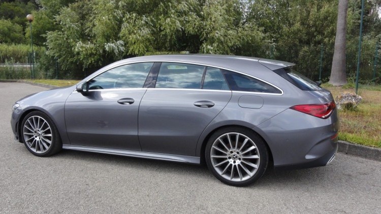 Mercedes-Benz Classe CLA 200 Shooting Brake AMG Line