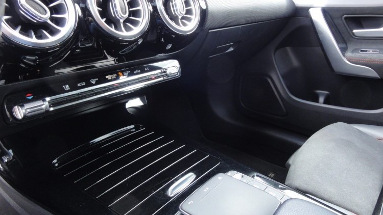 Mercedes-Benz Classe CLA 200 Shooting Brake AMG Line