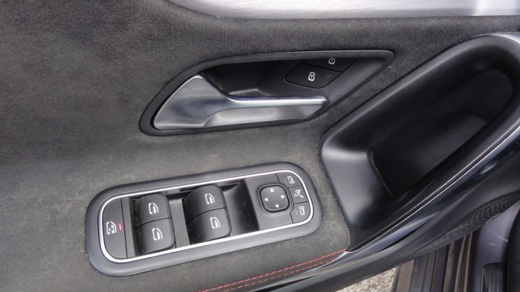 Mercedes-Benz Classe CLA 200 Shooting Brake AMG Line