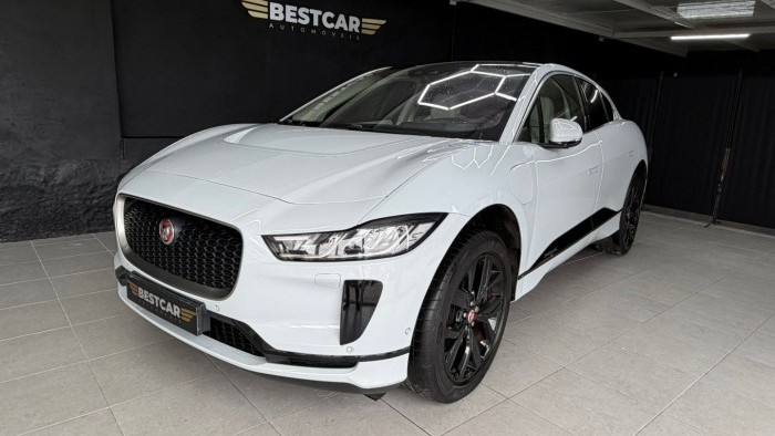 Jaguar I-Pace EV400 AWD