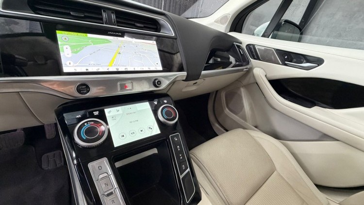 Jaguar I-Pace EV400 AWD