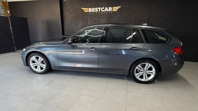 BMW S&eacute;rie 3 - 318 d Line Sport