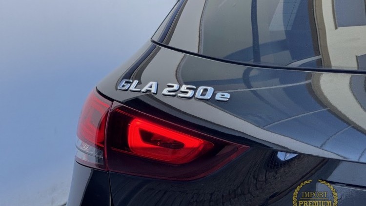 Mercedes-Benz Classe GLA 250 e Pack AMG / Pack NIGHT