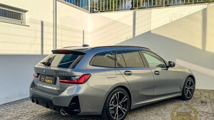 BMW S&eacute;rie 3 - 330 e Touring PACK M