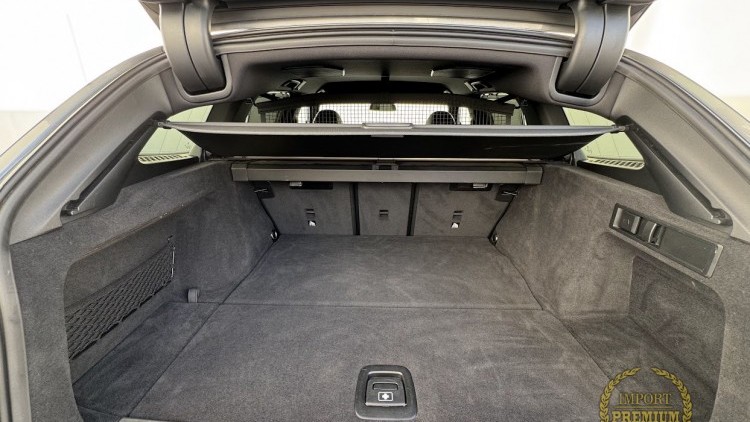 BMW S&eacute;rie 3 - 330 e Touring PACK M