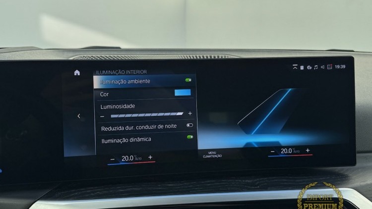 BMW S&eacute;rie 3 - 330 e Touring PACK M