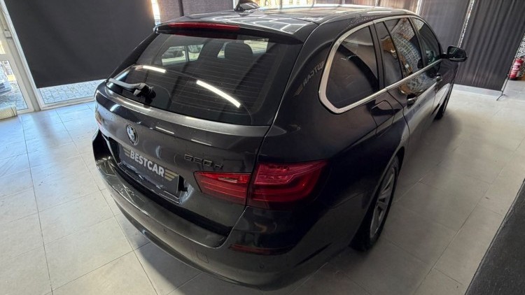 BMW S&eacute;rie 5 - 520 d Line Luxury Auto.