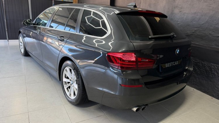 BMW S&eacute;rie 5 - 520 d Line Luxury Auto.