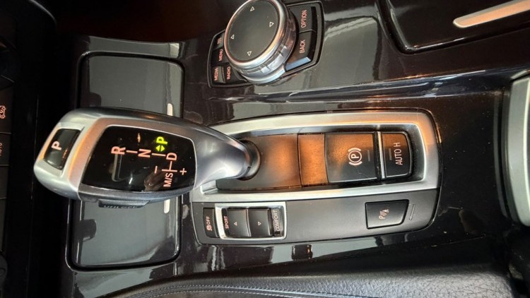 BMW S&eacute;rie 5 - 520 d Line Luxury Auto.