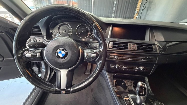 BMW S&eacute;rie 5 - 520 d Line Luxury Auto.