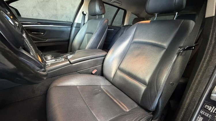 BMW S&eacute;rie 5 - 520 d Line Luxury Auto.