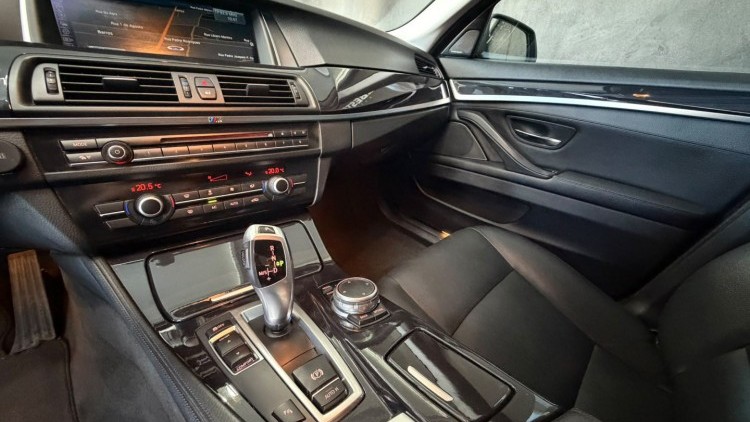 BMW S&eacute;rie 5 - 520 d Line Luxury Auto.
