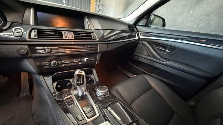 BMW S&eacute;rie 5 - 520 d Line Luxury Auto.