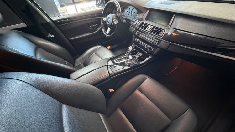 BMW S&eacute;rie 5 - 520 d Line Luxury Auto.