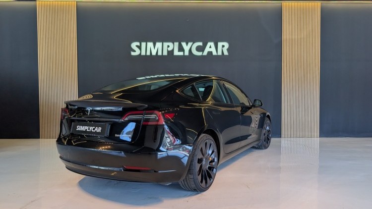 Tesla Model 3 AWD performance