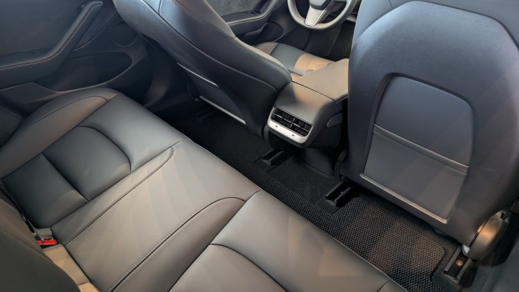Tesla Model 3 AWD performance