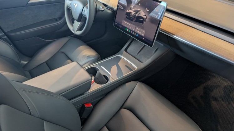 Tesla Model 3 AWD performance
