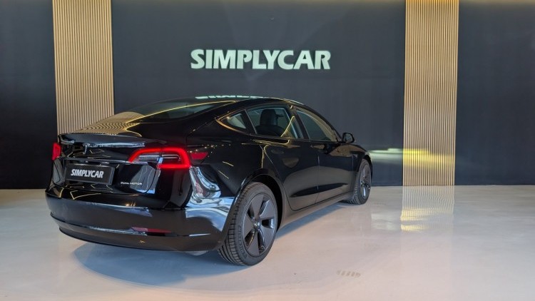 Tesla Model 3 Long-Range Dual Motor AWD