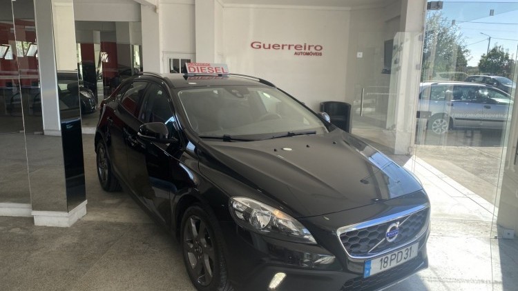 Volvo V40 1.6 D2 "Cross Country" (29 MIL KMs)