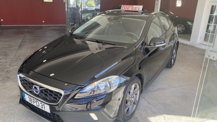 Volvo V40 1.6 D2 "Cross Country" (29 MIL KMs)