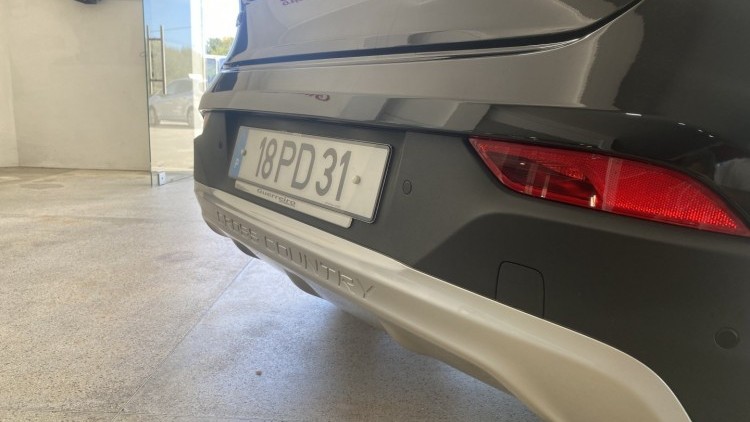 Volvo V40 1.6 D2 "Cross Country" (29 MIL KMs)