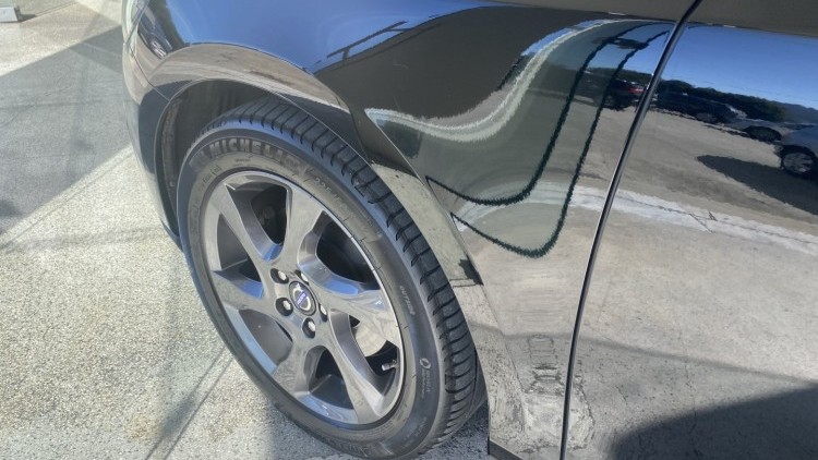 Volvo V40 1.6 D2 "Cross Country" (29 MIL KMs)