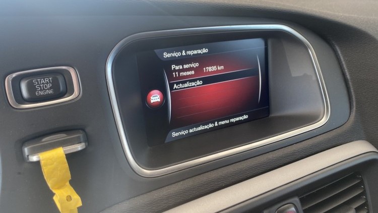 Volvo V40 1.6 D2 "Cross Country" (29 MIL KMs)