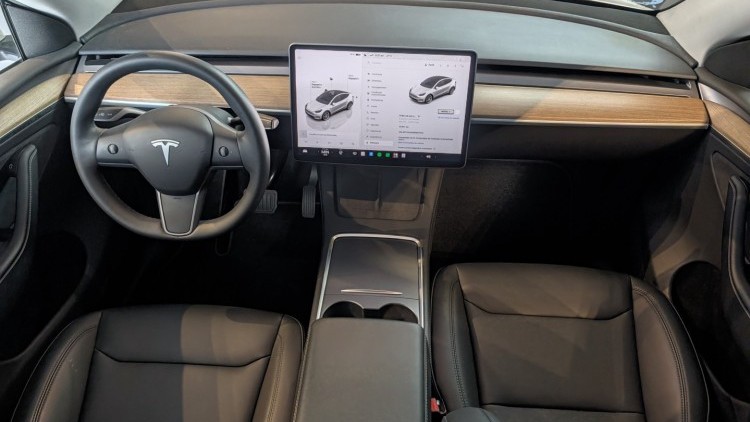 Tesla Model Y dual motor long range