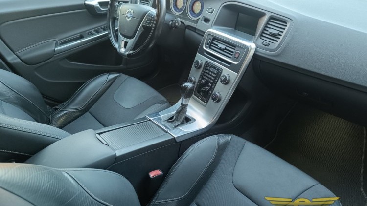 Volvo V60 R-Design