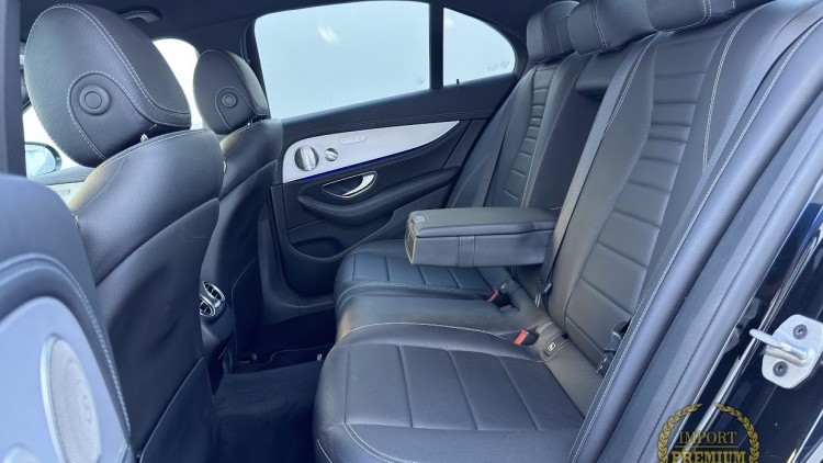 Mercedes-Benz Classe E 300 de AMG / PACK NIGHT