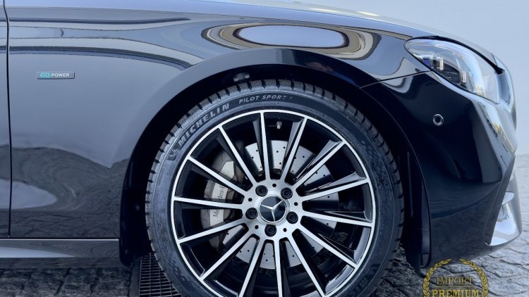 Mercedes-Benz Classe E 300 de AMG / PACK NIGHT