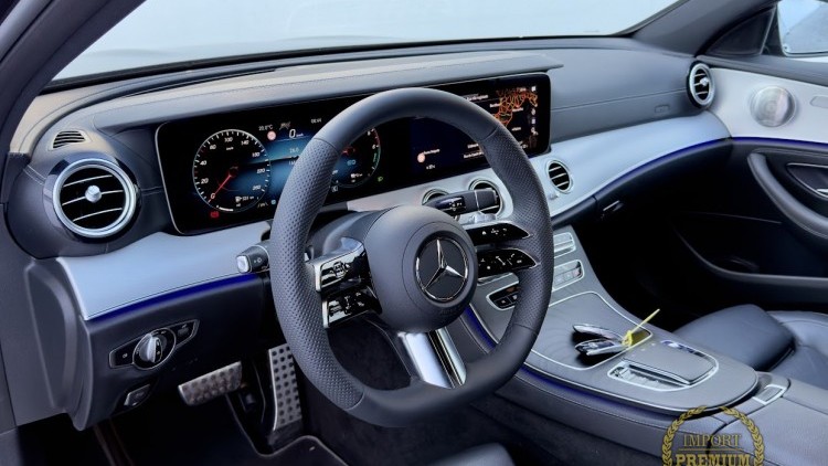 Mercedes-Benz Classe E 300 de AMG / PACK NIGHT