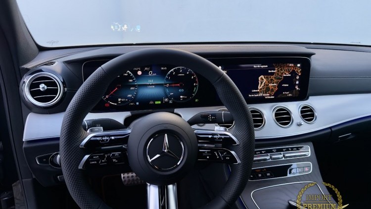Mercedes-Benz Classe E 300 de AMG / PACK NIGHT