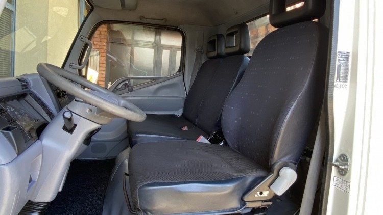 Mitsubishi Canter Fuso 3C15 Tribasculante