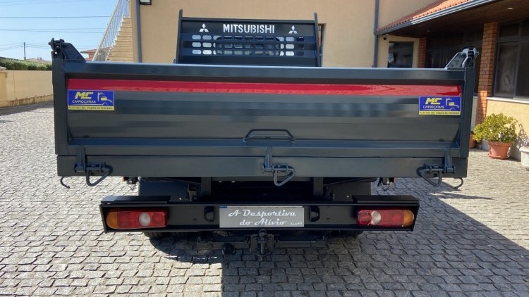Mitsubishi Canter Fuso 3C15 Tribasculante