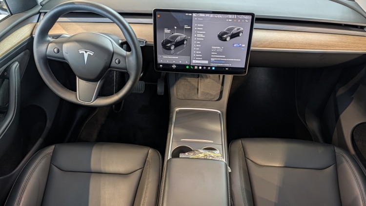 Tesla Model Y long Range Dual Motor AWD