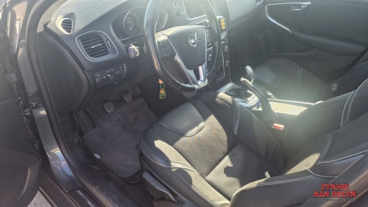 Volvo V40 1.6 D2