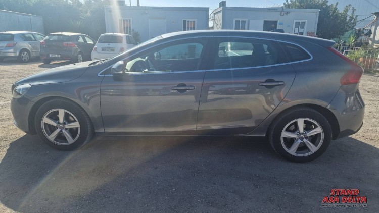 Volvo V40 1.6 D2