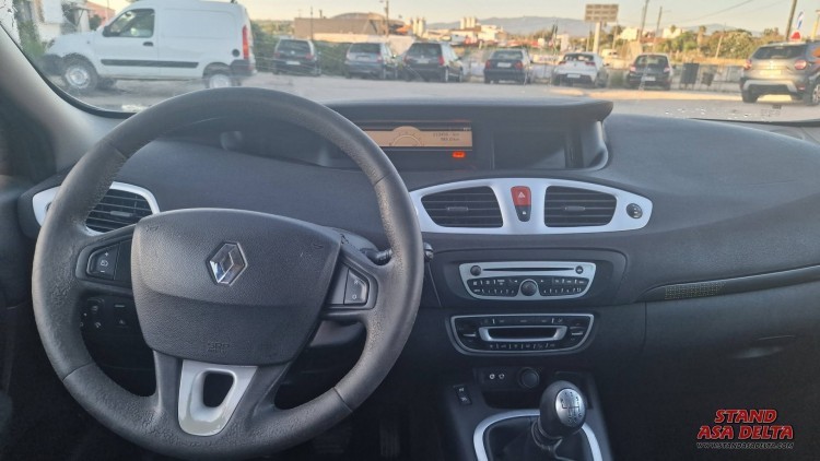 Renault Grand Sc&eacute;nic 1.5 dci