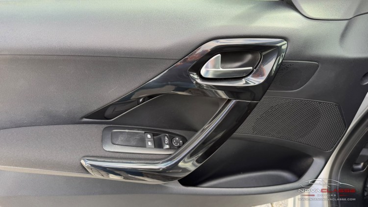 Peugeot 208 PureTech Style