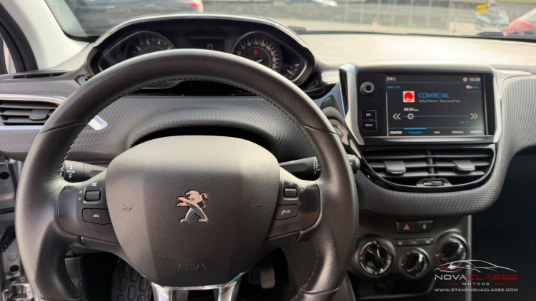 Peugeot 208 PureTech Style
