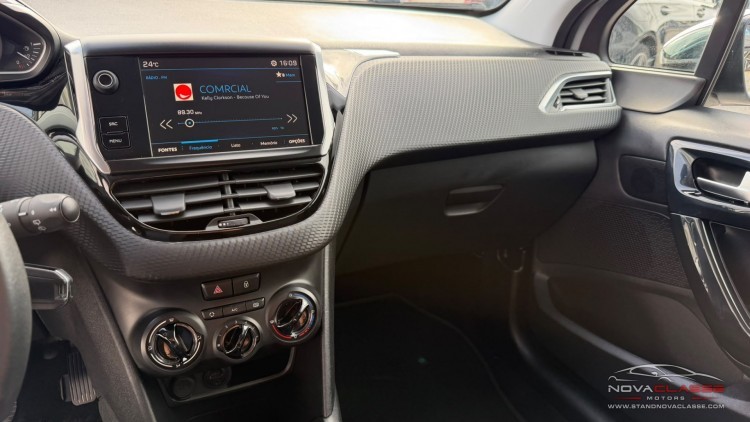 Peugeot 208 PureTech Style