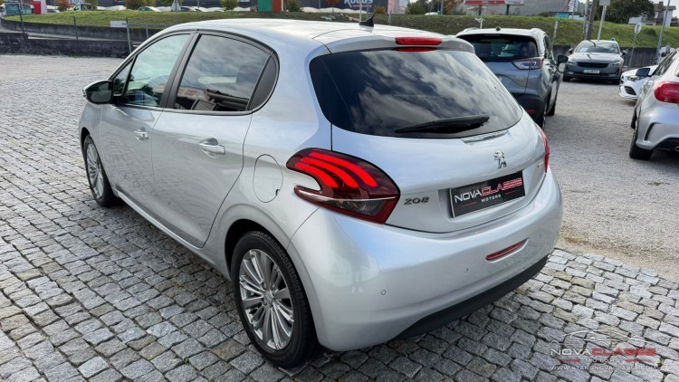 Peugeot 208 PureTech Style
