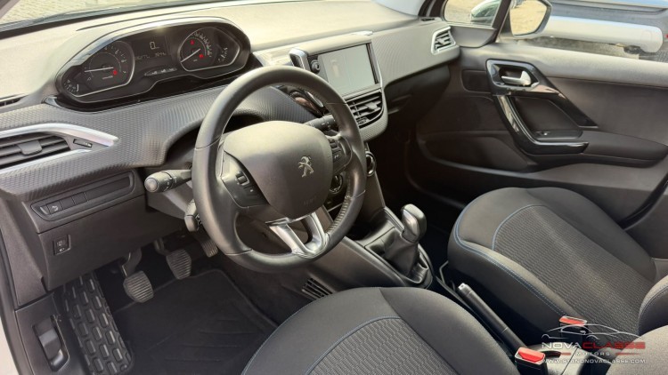 Peugeot 208 PureTech Style