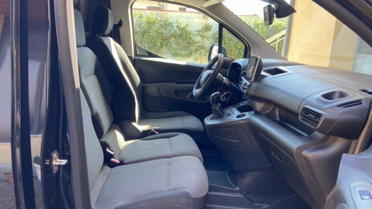 Citro&euml;n Berlingo 1.6 BlueHDI 100cv CARPLAY e CAMARA