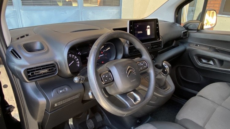 Citro&euml;n Berlingo 1.6 BlueHDI 100cv CARPLAY e CAMARA
