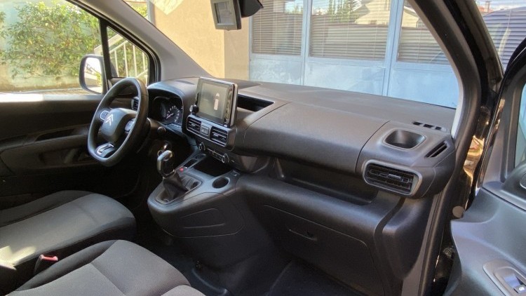 Citro&euml;n Berlingo 1.6 BlueHDI 100cv CARPLAY e CAMARA