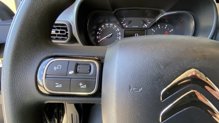Citro&euml;n Berlingo 1.6 BlueHDI 100cv CARPLAY e CAMARA