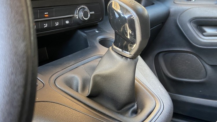Citro&euml;n Berlingo 1.6 BlueHDI 100cv CARPLAY e CAMARA